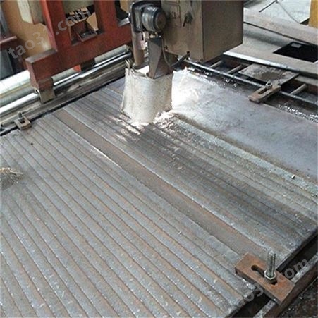 复合耐磨衬板10+5 碳化铬复合耐磨钢板 堆焊耐磨板供应商 鸿金耐磨