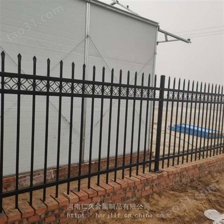 鹤壁学校围墙护栏 铁艺方管围墙护栏厂家