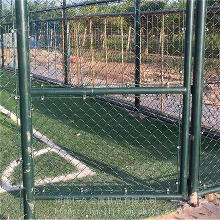 球场勾花网护栏厂家 绿色镀锌丝菱形球场防护网