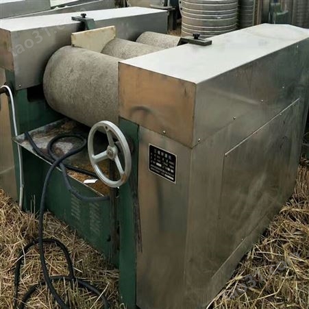 高价回收二手连续式水泥球磨机，二手SG400数控三辊研磨机优势