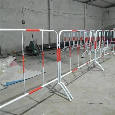 铁马围栏 红白相间警示护栏 施工用铁马围栏