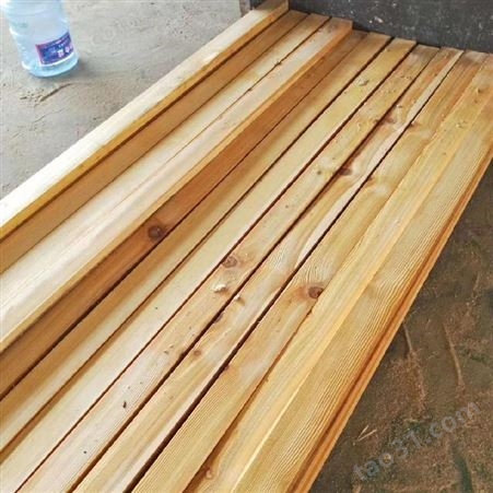 呈果厂家直供进口工程建筑木方精品工地建筑方木
