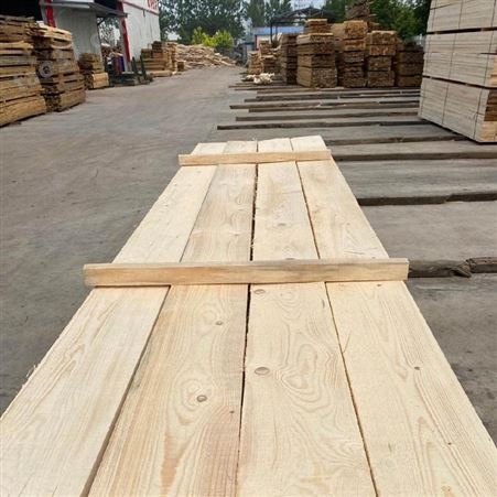 呈果木业 现货直发建筑木方模板规格齐全 4X8樟子松建筑木方模板厂家直供