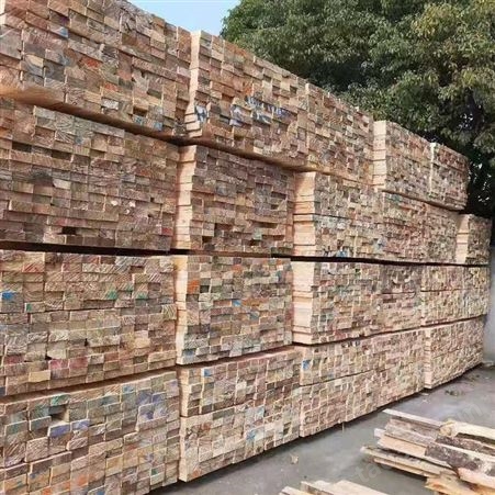 建筑工程方木 工程木方木材市场__呈果木业