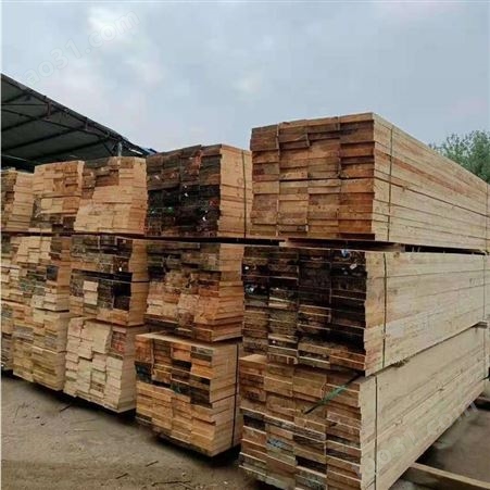 建筑工程方木 工程木方木材市场__呈果木业