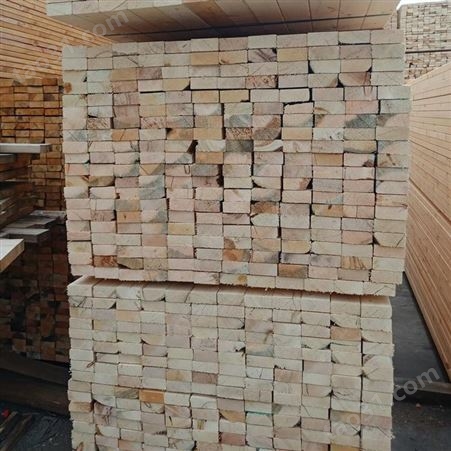 建筑木方刨光倒角 呈果4x7白松工程木方厂家直供